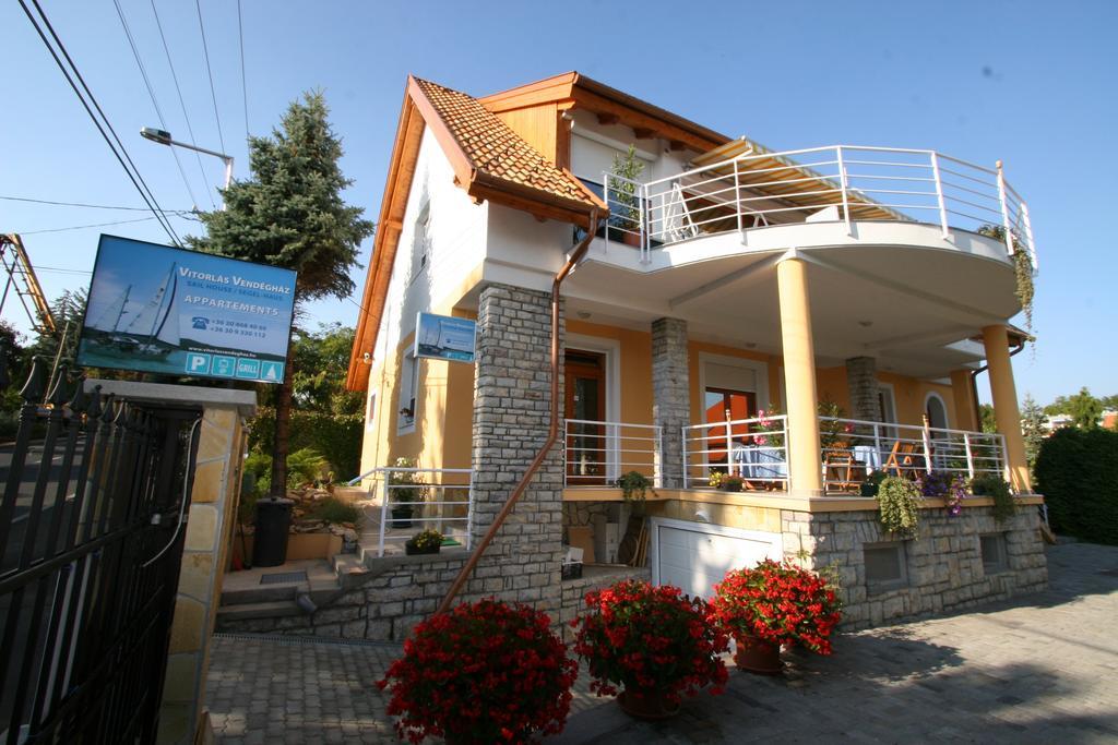 Apartman Vitorlas Vendeghaz Hotel Balatonfured Exterior photo